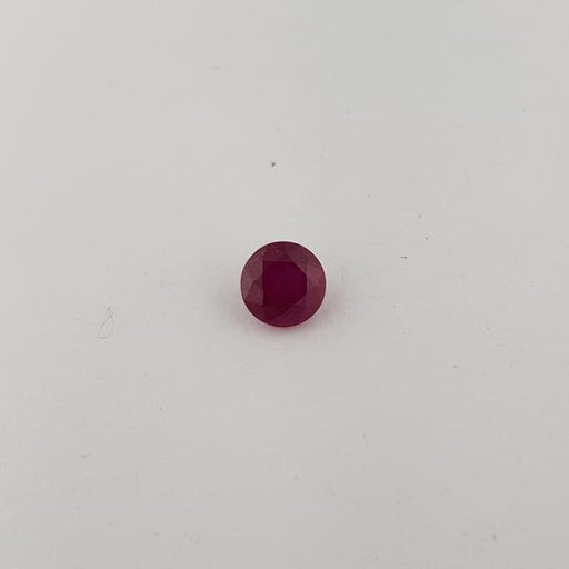 0.86ct Round Faceted Ruby 5.4mm - Dynagem 